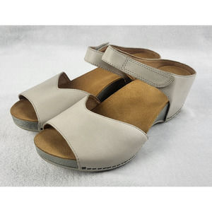 Dansko Women's Sandals in Light Gray and Tan